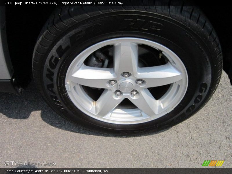 Bright Silver Metallic / Dark Slate Gray 2010 Jeep Liberty Limited 4x4
