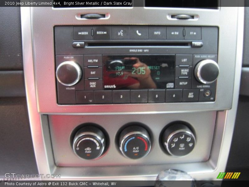 Bright Silver Metallic / Dark Slate Gray 2010 Jeep Liberty Limited 4x4