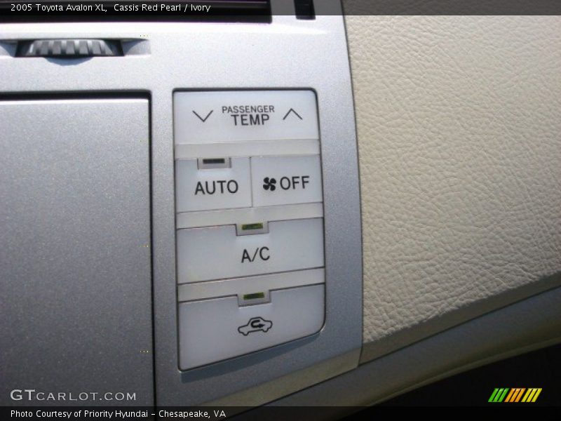 Cassis Red Pearl / Ivory 2005 Toyota Avalon XL
