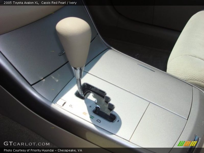 Cassis Red Pearl / Ivory 2005 Toyota Avalon XL