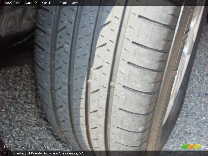 Cassis Red Pearl / Ivory 2005 Toyota Avalon XL