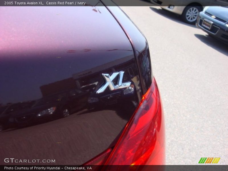 Cassis Red Pearl / Ivory 2005 Toyota Avalon XL
