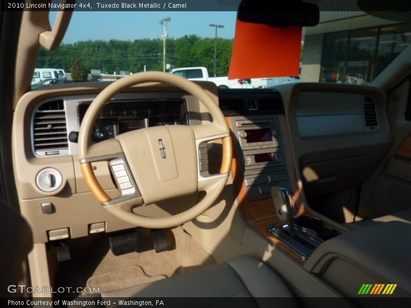 Tuxedo Black Metallic / Camel 2010 Lincoln Navigator 4x4