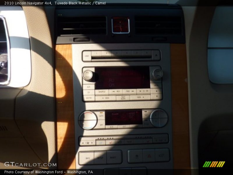 Tuxedo Black Metallic / Camel 2010 Lincoln Navigator 4x4