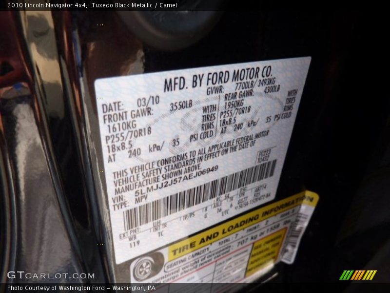 Tuxedo Black Metallic / Camel 2010 Lincoln Navigator 4x4