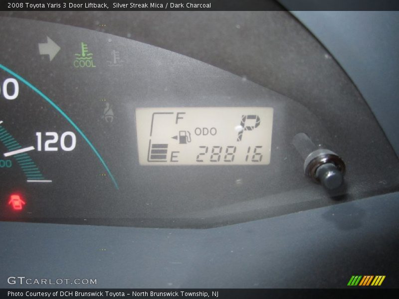 Silver Streak Mica / Dark Charcoal 2008 Toyota Yaris 3 Door Liftback