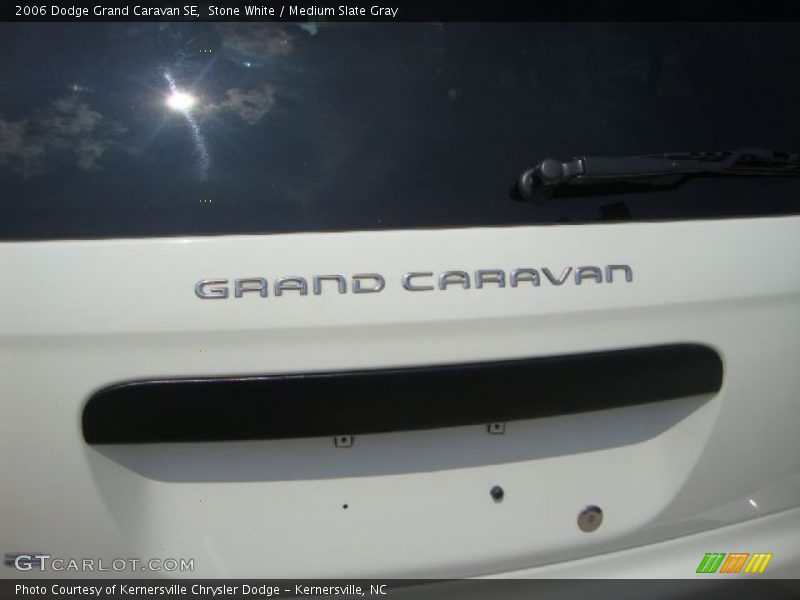 Stone White / Medium Slate Gray 2006 Dodge Grand Caravan SE