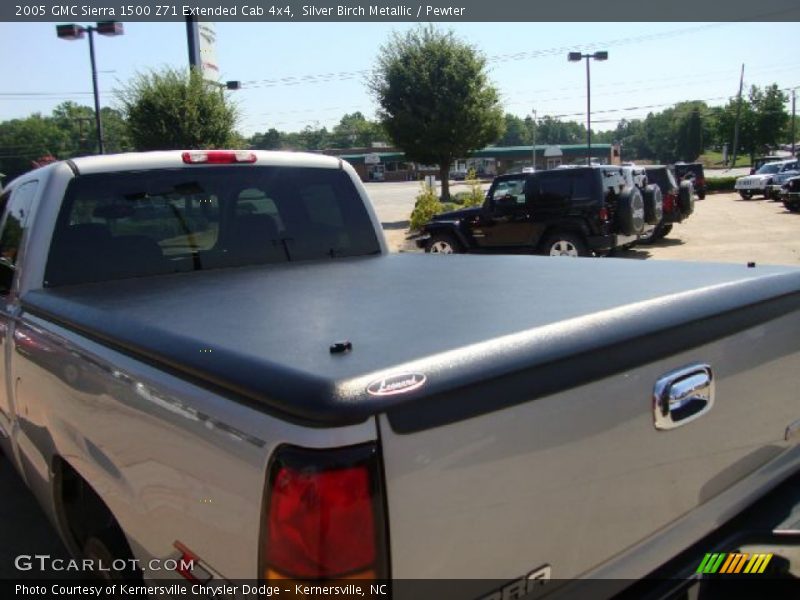Silver Birch Metallic / Pewter 2005 GMC Sierra 1500 Z71 Extended Cab 4x4