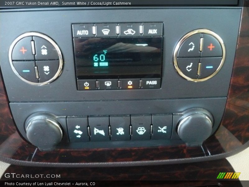 Summit White / Cocoa/Light Cashmere 2007 GMC Yukon Denali AWD
