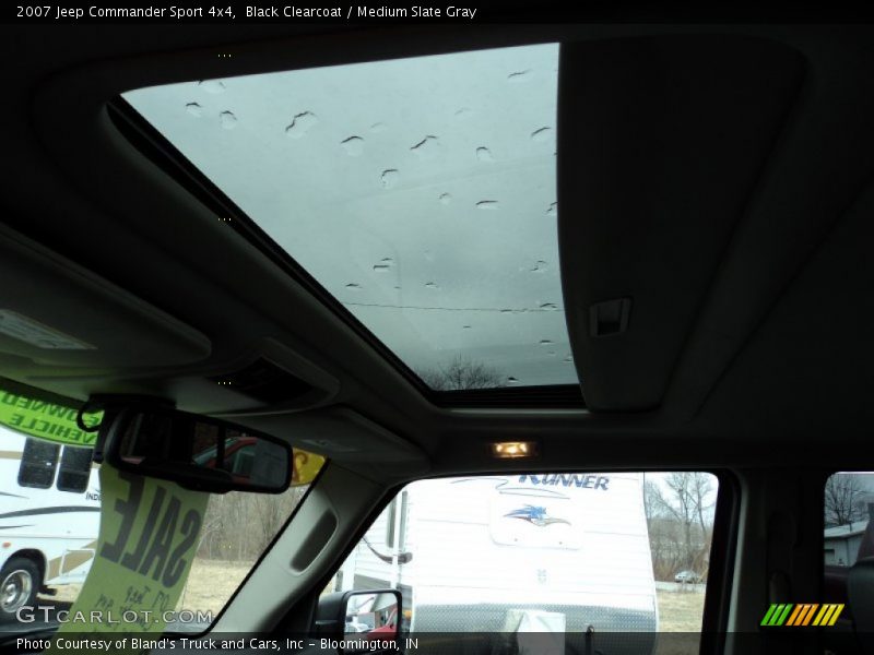 Black Clearcoat / Medium Slate Gray 2007 Jeep Commander Sport 4x4