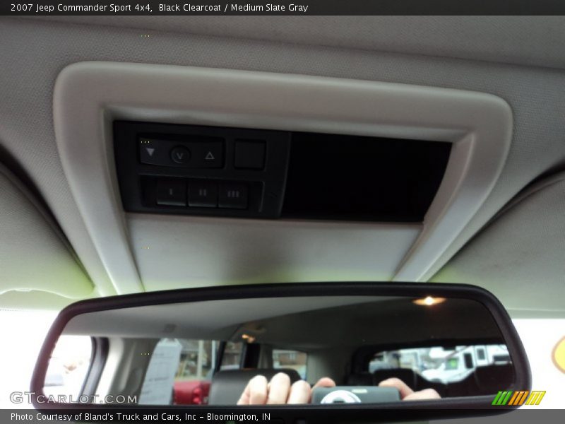 Black Clearcoat / Medium Slate Gray 2007 Jeep Commander Sport 4x4