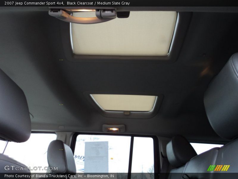 Black Clearcoat / Medium Slate Gray 2007 Jeep Commander Sport 4x4