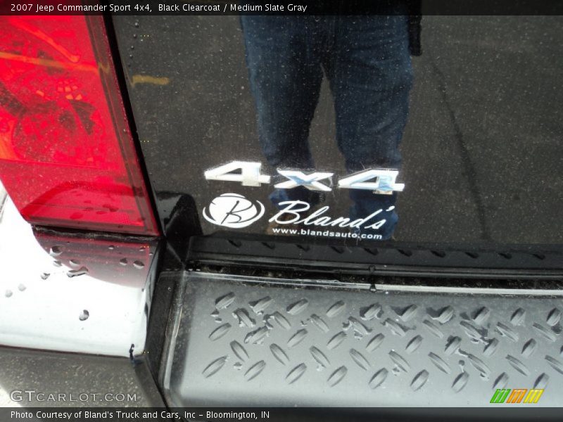 Black Clearcoat / Medium Slate Gray 2007 Jeep Commander Sport 4x4