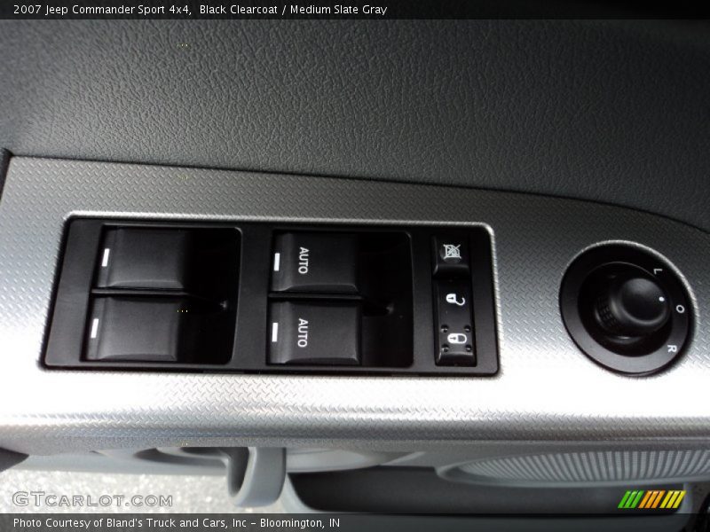 Black Clearcoat / Medium Slate Gray 2007 Jeep Commander Sport 4x4