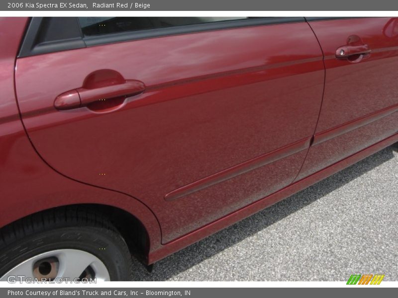Radiant Red / Beige 2006 Kia Spectra EX Sedan