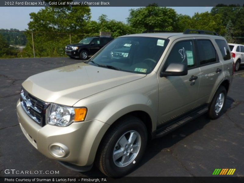 Front 3/4 View of 2012 Escape XLT