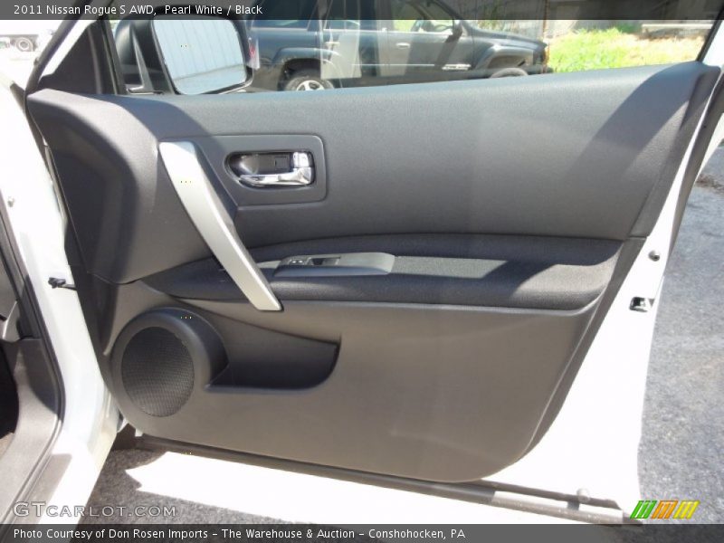 Pearl White / Black 2011 Nissan Rogue S AWD
