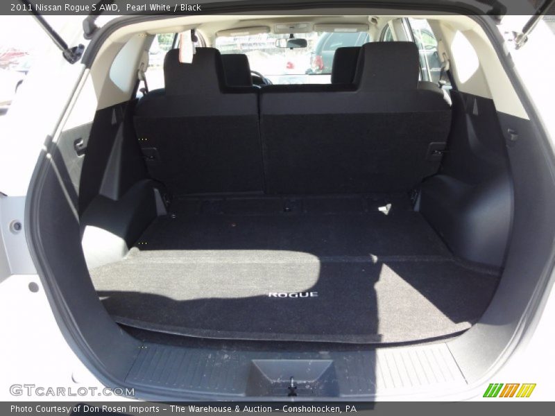 Pearl White / Black 2011 Nissan Rogue S AWD