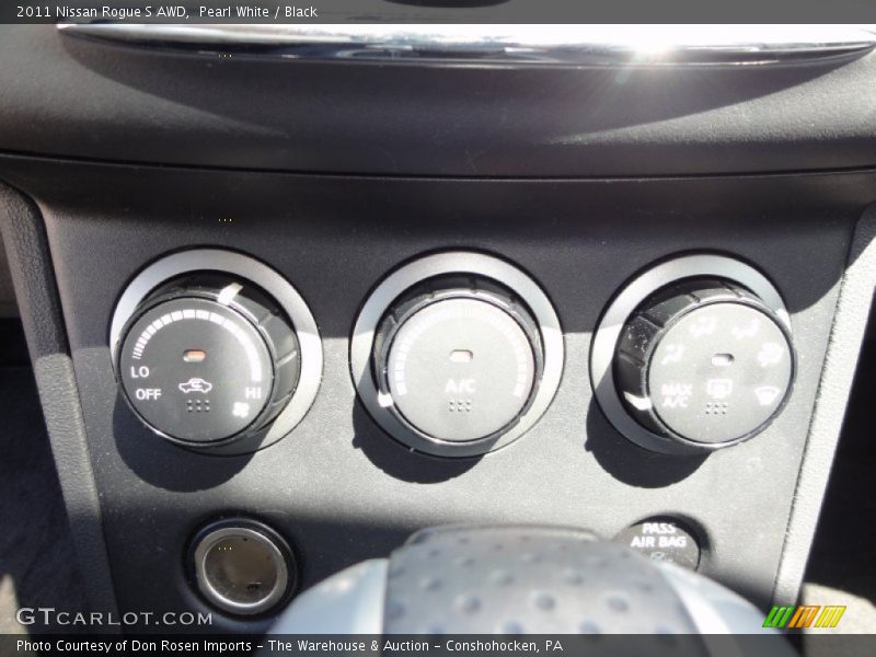 Pearl White / Black 2011 Nissan Rogue S AWD