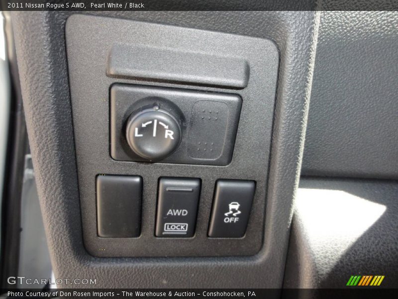 Pearl White / Black 2011 Nissan Rogue S AWD