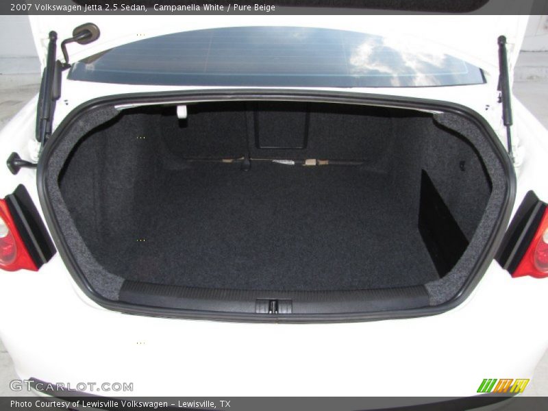 Campanella White / Pure Beige 2007 Volkswagen Jetta 2.5 Sedan