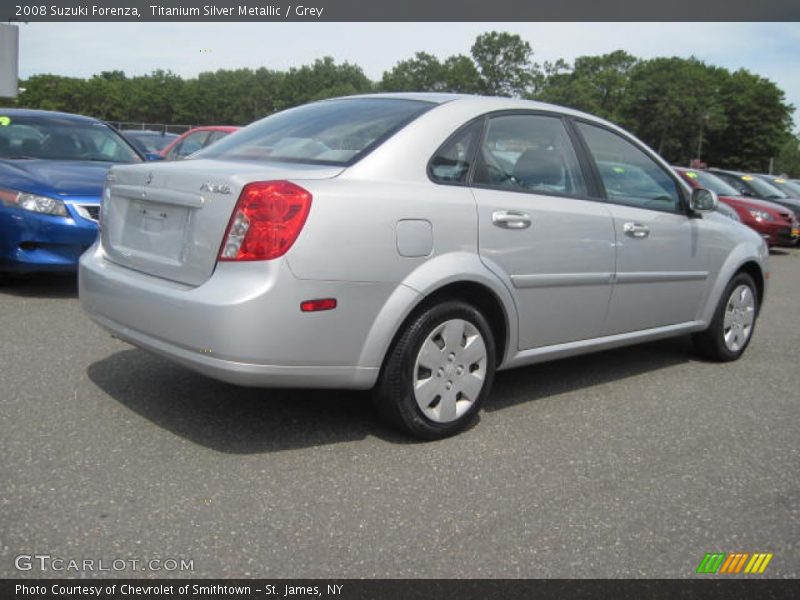 Titanium Silver Metallic / Grey 2008 Suzuki Forenza