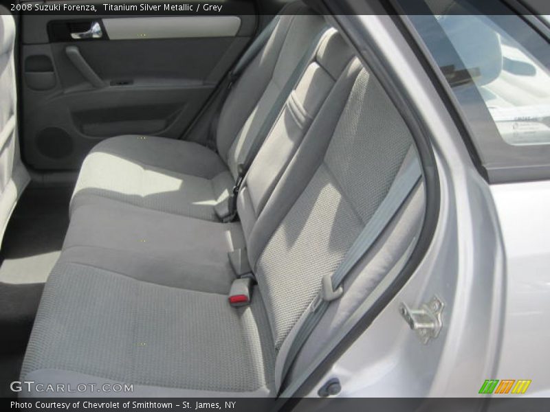 Titanium Silver Metallic / Grey 2008 Suzuki Forenza