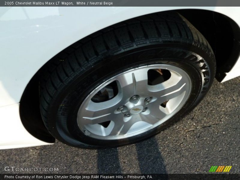 White / Neutral Beige 2005 Chevrolet Malibu Maxx LT Wagon