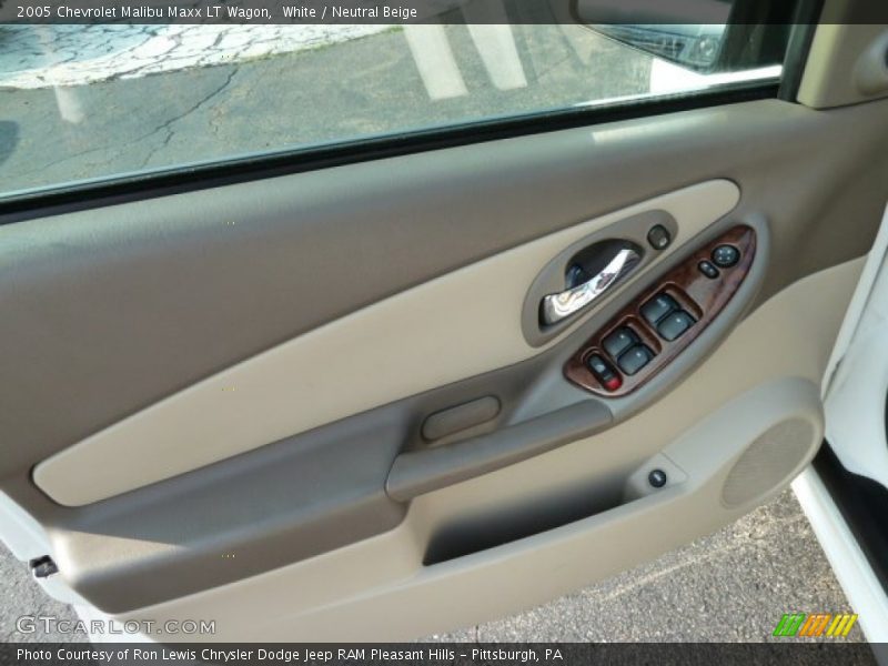 Door Panel of 2005 Malibu Maxx LT Wagon