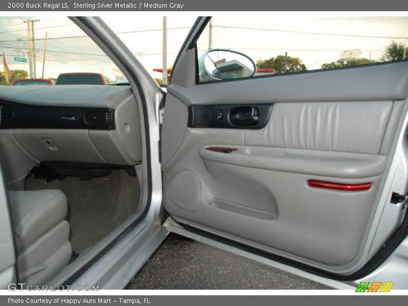 Sterling Silver Metallic / Medium Gray 2000 Buick Regal LS