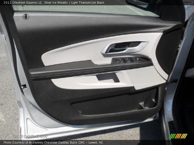 Silver Ice Metallic / Light Titanium/Jet Black 2011 Chevrolet Equinox LS
