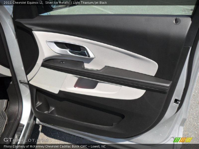Silver Ice Metallic / Light Titanium/Jet Black 2011 Chevrolet Equinox LS