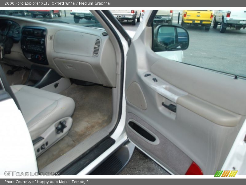 Oxford White / Medium Graphite 2000 Ford Explorer XLT