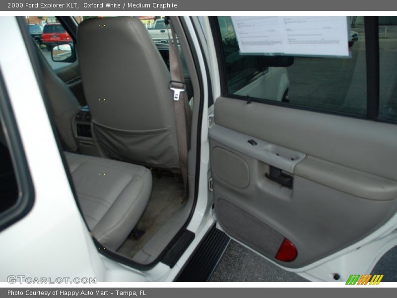 Oxford White / Medium Graphite 2000 Ford Explorer XLT