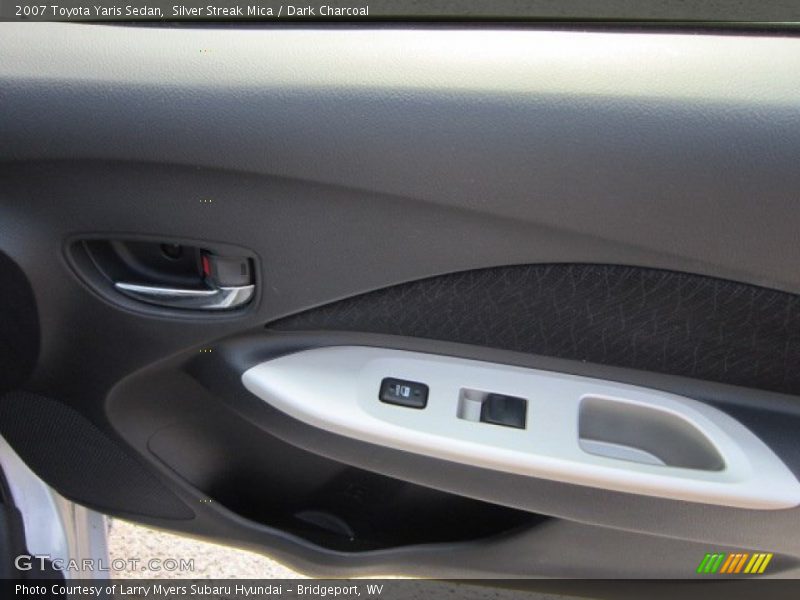 Silver Streak Mica / Dark Charcoal 2007 Toyota Yaris Sedan