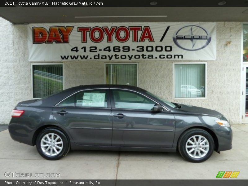Magnetic Gray Metallic / Ash 2011 Toyota Camry XLE