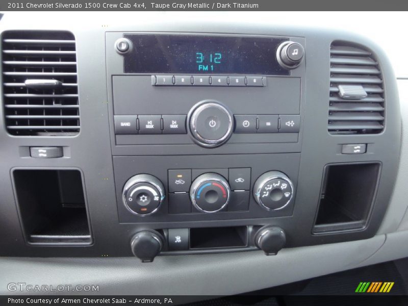 Controls of 2011 Silverado 1500 Crew Cab 4x4