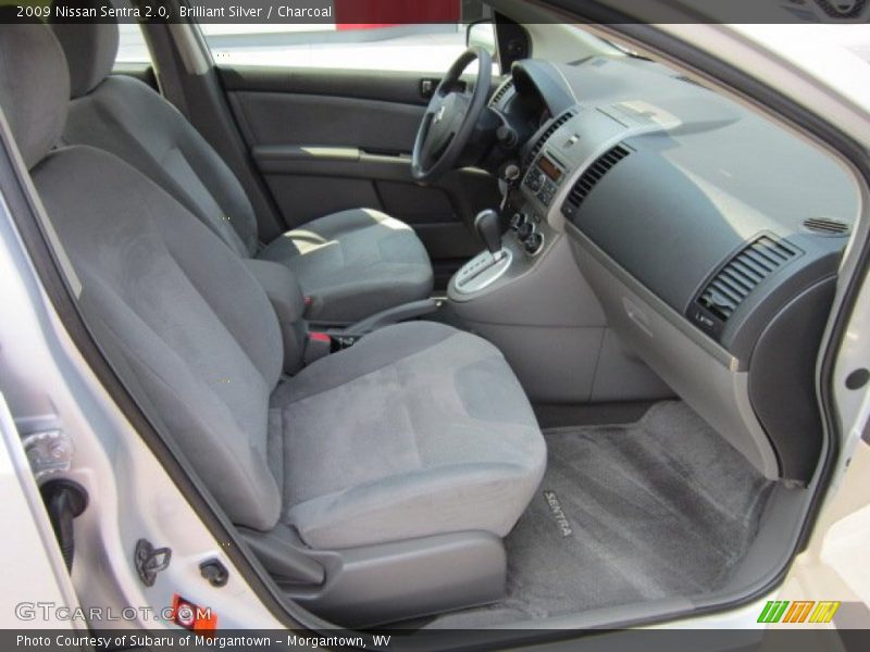 Brilliant Silver / Charcoal 2009 Nissan Sentra 2.0