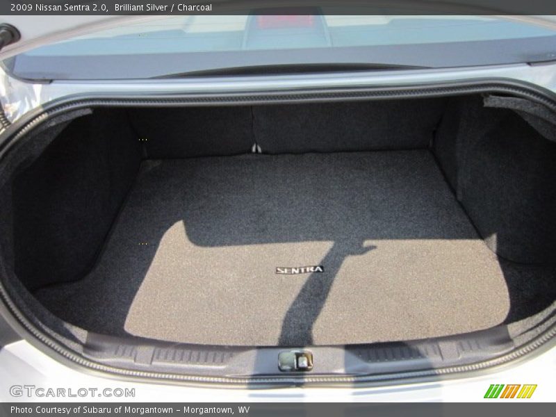 Brilliant Silver / Charcoal 2009 Nissan Sentra 2.0