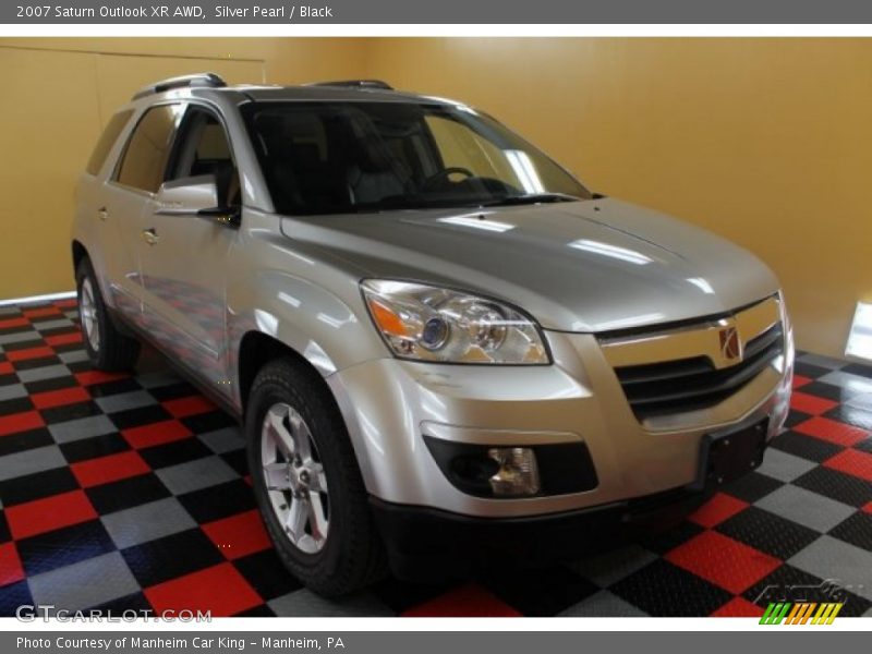 Silver Pearl / Black 2007 Saturn Outlook XR AWD
