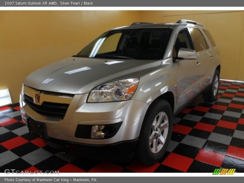 Silver Pearl / Black 2007 Saturn Outlook XR AWD