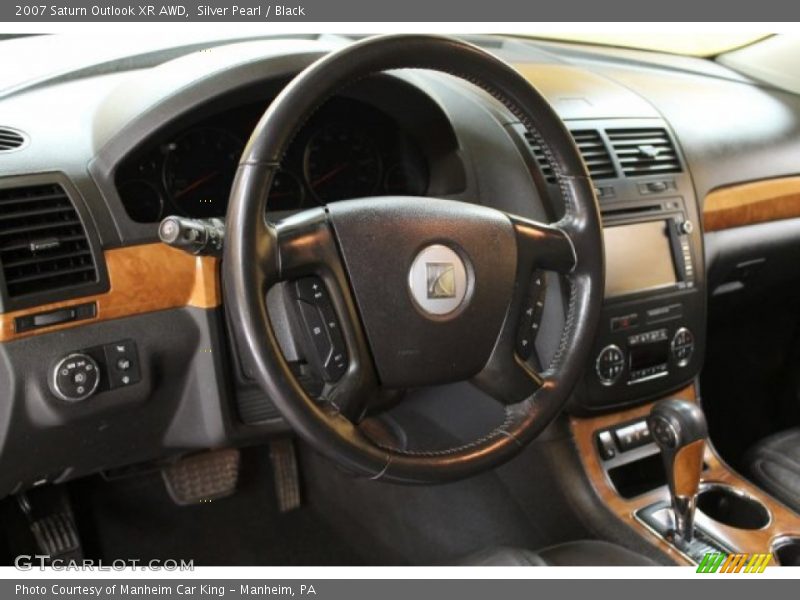  2007 Outlook XR AWD Black Interior