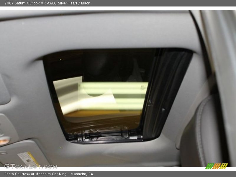 Silver Pearl / Black 2007 Saturn Outlook XR AWD