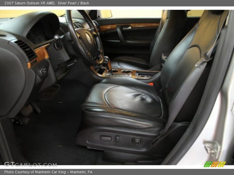 Silver Pearl / Black 2007 Saturn Outlook XR AWD
