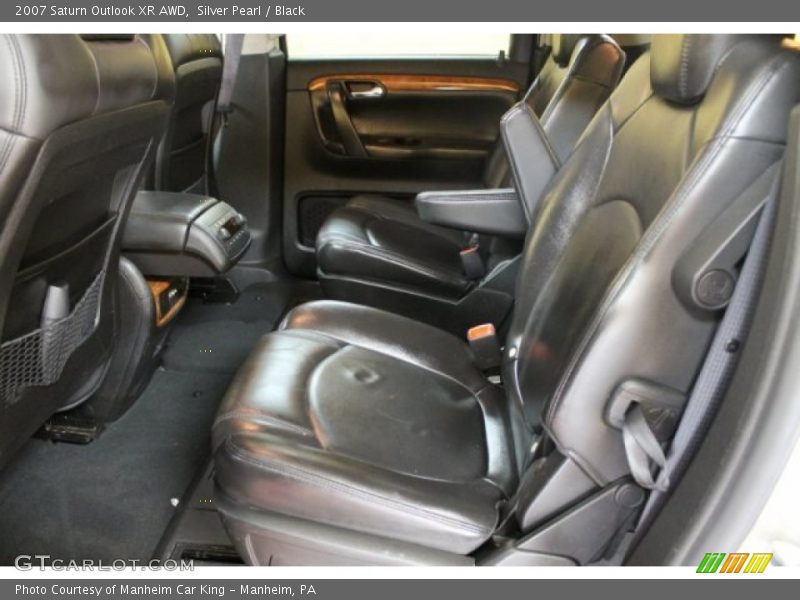 Silver Pearl / Black 2007 Saturn Outlook XR AWD