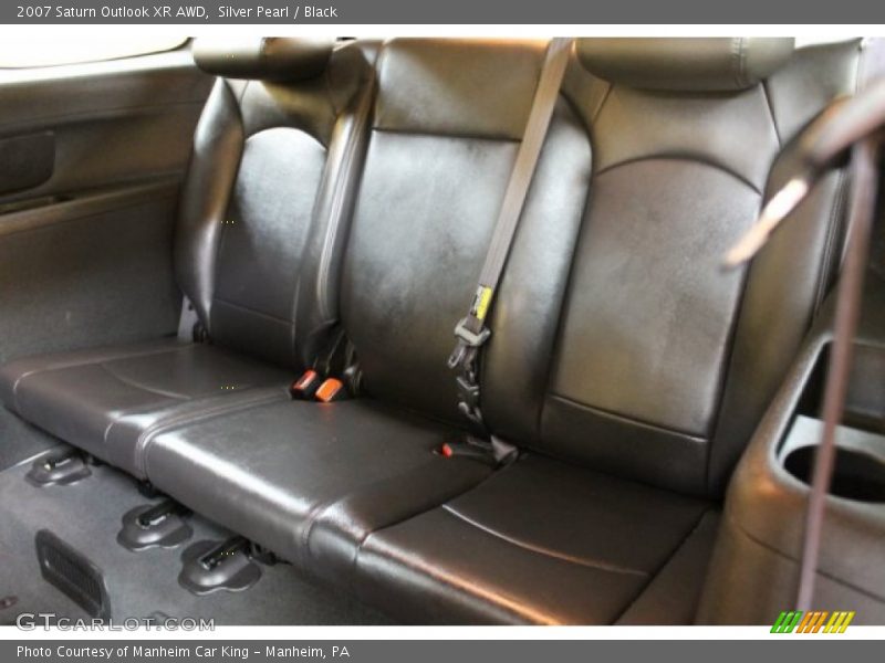 Silver Pearl / Black 2007 Saturn Outlook XR AWD