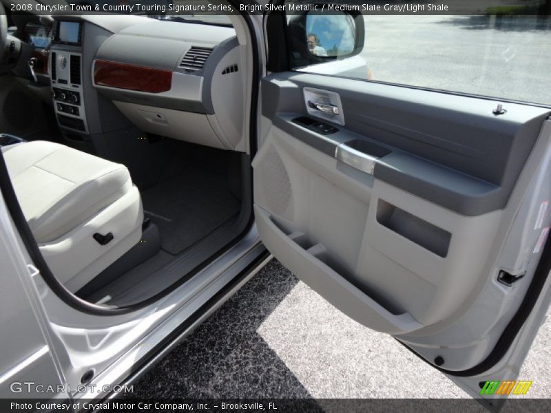 Bright Silver Metallic / Medium Slate Gray/Light Shale 2008 Chrysler Town & Country Touring Signature Series