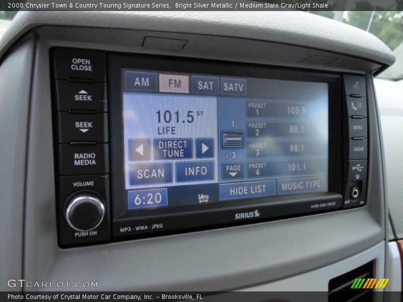 Bright Silver Metallic / Medium Slate Gray/Light Shale 2008 Chrysler Town & Country Touring Signature Series