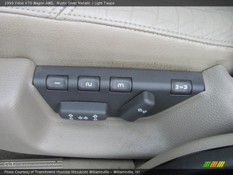 Controls of 1999 V70 Wagon AWD