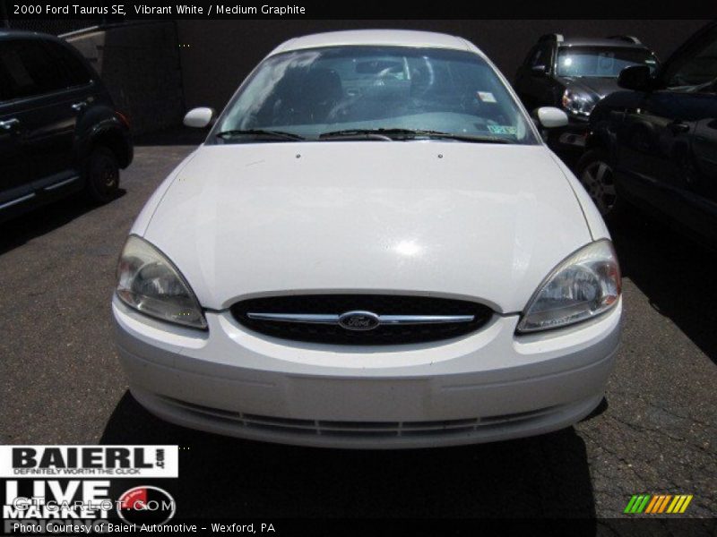 Vibrant White / Medium Graphite 2000 Ford Taurus SE